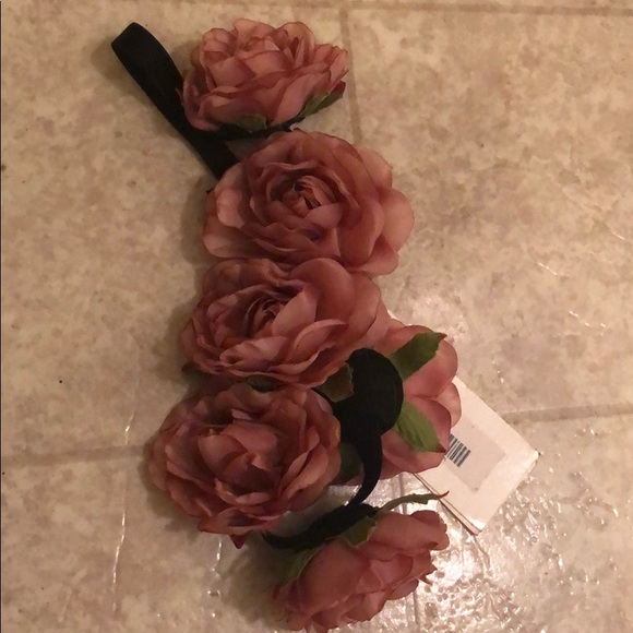 Floral headband great for festivals - Picture 7 of 7